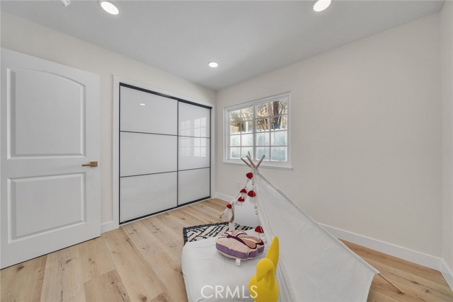 14181 Moore Ct., Irvine CA: https://media.crmls.org/medias/26b1b804-9626-45d3-a06f-aeb82b425c70.jpg