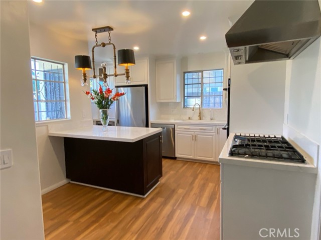 Detail Gallery Image 6 of 31 For 16506 Halsted St, Northridge,  CA 91343 - 4 Beds | 2 Baths