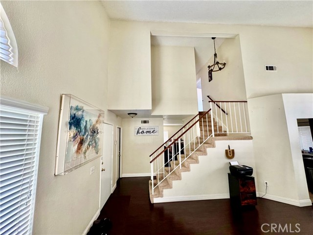 11308 Sherwood Court, Fontana CA: https://media.crmls.org/medias/26b1f988-9704-482e-b039-bc6db47dfed8.jpg