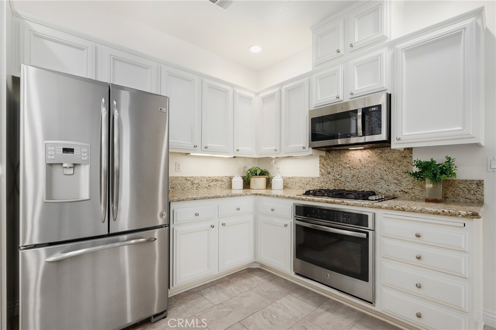 26b22220 0403 44d9 A27d Ee7e42b10297