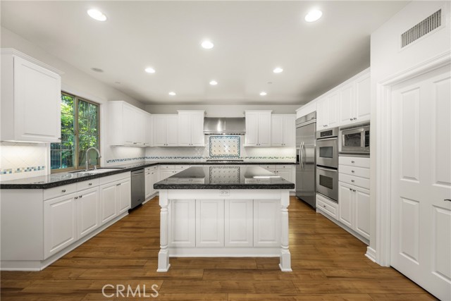 Detail Gallery Image 7 of 52 For 38 via Cartama, San Clemente,  CA 92673 - 5 Beds | 4/1 Baths