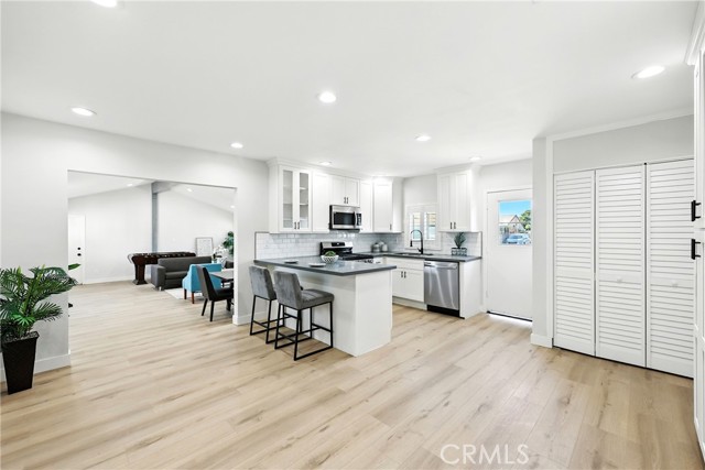 Detail Gallery Image 5 of 44 For 15605 Kervin Ave, Paramount,  CA 90723 - 4 Beds | 2 Baths