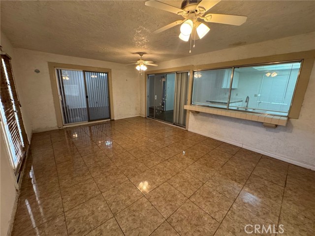 Detail Gallery Image 16 of 19 For 1885 Silver Oak Way, Hemet,  CA 92545 - 3 Beds | 2 Baths