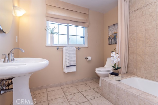 Detail Gallery Image 26 of 35 For 18157 Donmetz St, Porter Ranch,  CA 91326 - 3 Beds | 2 Baths