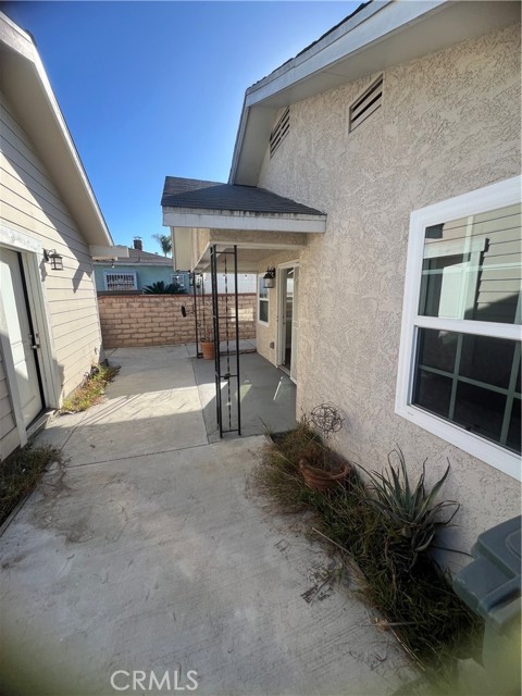 Detail Gallery Image 5 of 8 For 9307 San Miguel Ave, South Gate,  CA 90280 - 2 Beds | 1 Baths