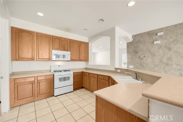 Detail Gallery Image 16 of 45 For 13251 Lone Pine Ct, Hesperia,  CA 92344 - 3 Beds | 2 Baths