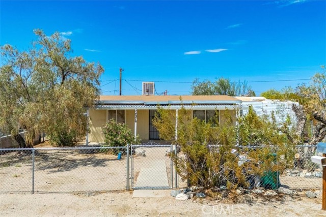 Detail Gallery Image 2 of 42 For 74976 Serrano Dr, Twentynine Palms,  CA 92277 - 2 Beds | 1 Baths