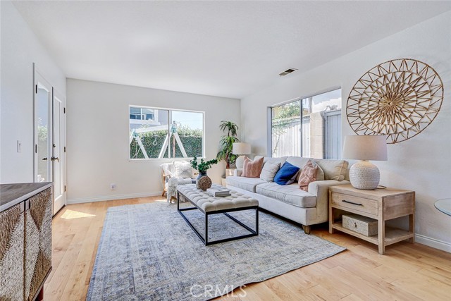 Detail Gallery Image 19 of 43 For 1808 Pullman Ln #B,  Redondo Beach,  CA 90278 - 4 Beds | 2/1 Baths