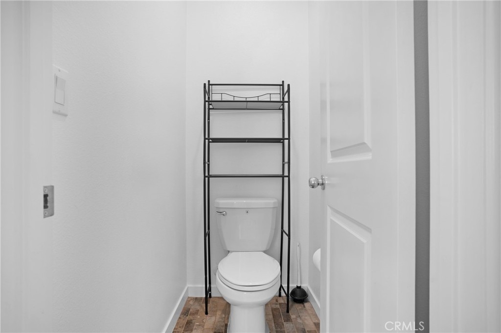 https://media.crmls.org/medias/26b50c8a-4d74-45db-a462-1adecdccea59.jpg?preset=X-Large
