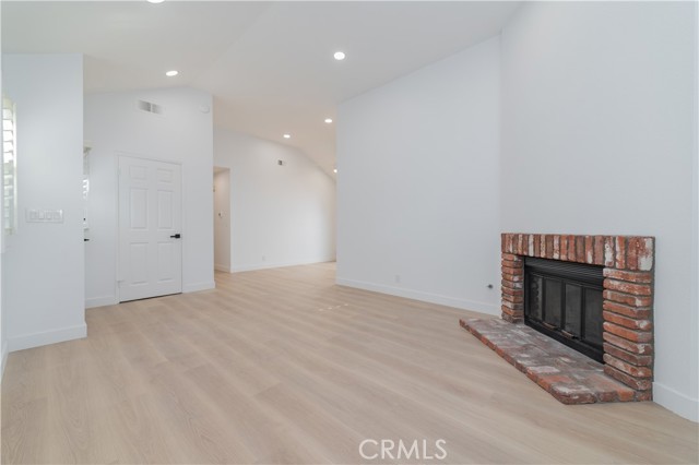 Detail Gallery Image 7 of 22 For 9 Wintermist, Irvine,  CA 92614 - 2 Beds | 2 Baths