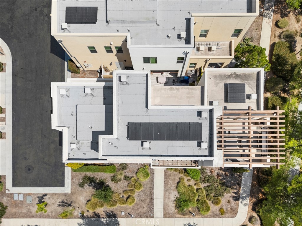 https://media.crmls.org/medias/26b669ed-98bb-4149-86c2-844d2beb9579.jpg?preset=X-Large