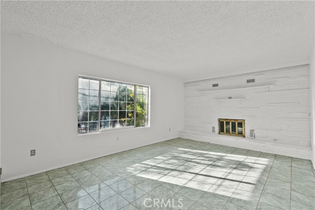 Detail Gallery Image 11 of 58 For 12924 Sproule, Sylmar,  CA 91342 - 4 Beds | 3 Baths