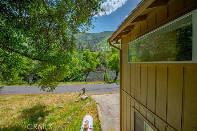 9977 Incline Road, El Portal CA: https://media.crmls.org/medias/26b6ff6a-d762-4a34-a612-37530e062b59.jpg