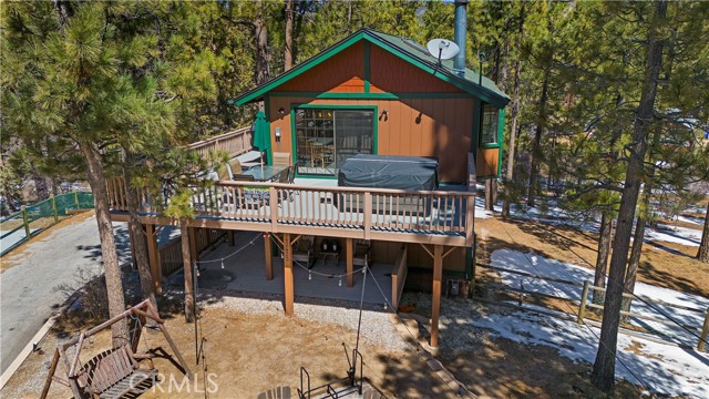 Detail Gallery Image 2 of 40 For 42422 Tioga Dr, Big Bear Lake,  CA 92315 - 3 Beds | 2 Baths