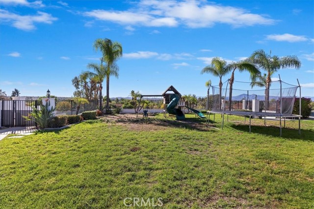 Detail Gallery Image 62 of 70 For 1042 Coronet, Riverside,  CA 92506 - 4 Beds | 4/1 Baths