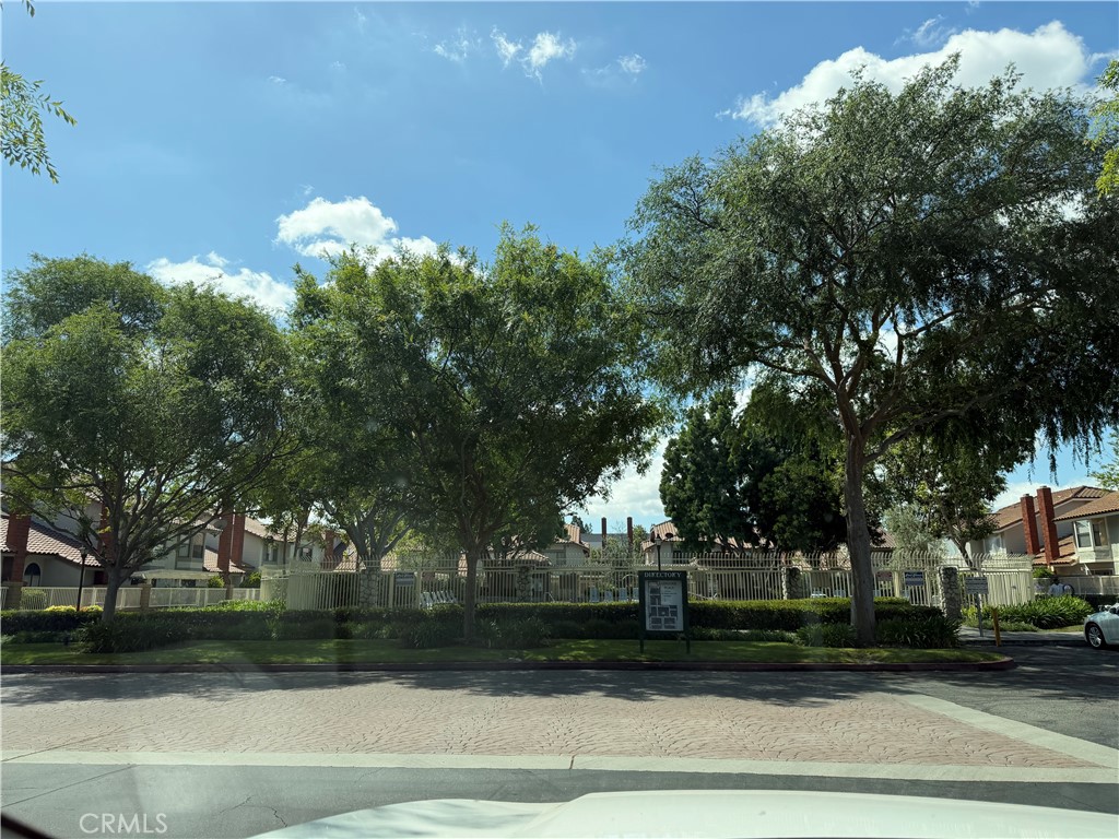 https://media.crmls.org/medias/26b7edff-c3b9-45fd-acbc-ad26f43f27a4.jpg?preset=X-Large