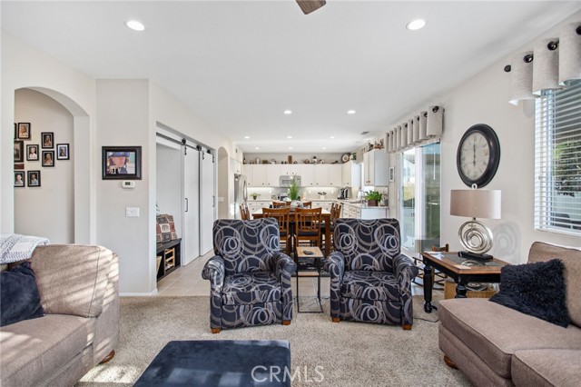 6347 Lyndsey Street, Eastvale CA: https://media.crmls.org/medias/26b9b8e9-7455-48e6-893c-ff0a8520d3ac.jpg