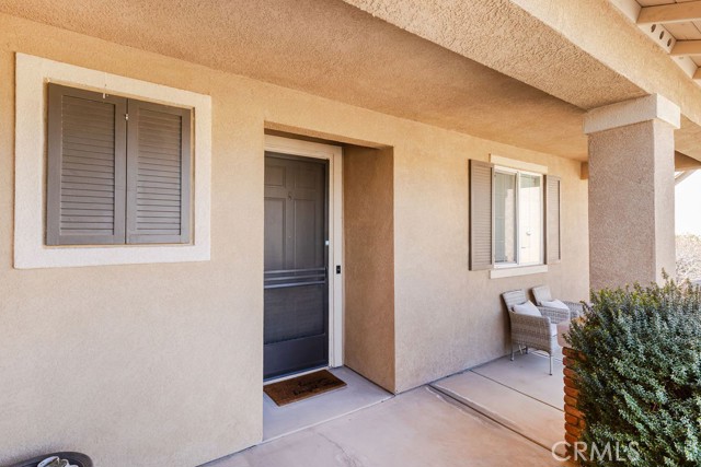 Detail Gallery Image 4 of 35 For 8466 Hoover Ct, Oak Hills,  CA 92344 - 3 Beds | 2 Baths
