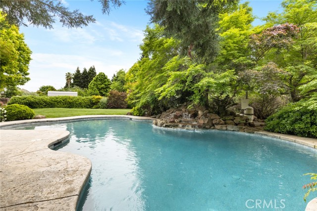 Image 37 of 51 For 13976 Lindbergh