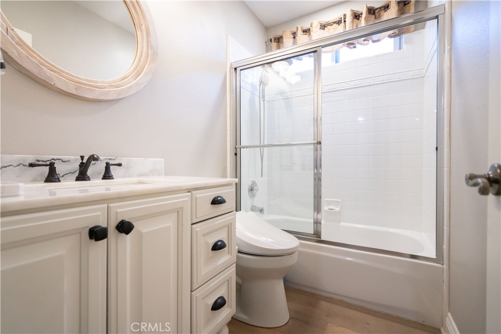 https://media.crmls.org/medias/26ba4d78-edc8-40eb-ab80-584155637a97.jpg?preset=X-Large
