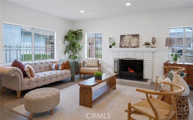 1124 W 123rd Street, Los Angeles CA: https://media.crmls.org/medias/26ba537f-63d0-4d3f-b6ba-93201dc348f2.jpg