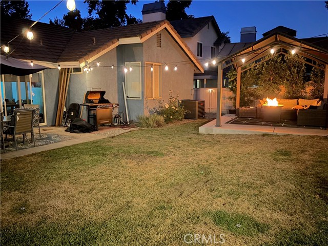 300 Barrington Circle, Redlands CA: https://media.crmls.org/medias/26ba8c0f-2b32-4550-959f-5c30f58a9535.jpg