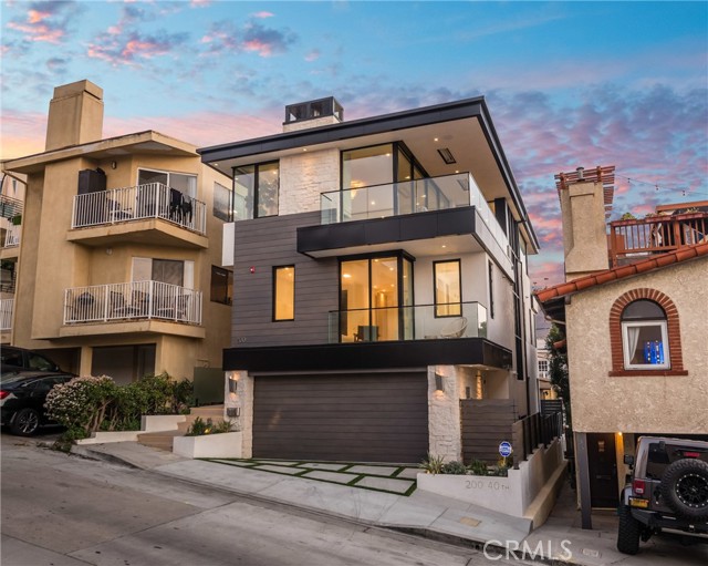 200 40th Street, Manhattan Beach, California 90266, 4 Bedrooms Bedrooms, ,4 BathroomsBathrooms,Residential,Sold,40th,SB22010624