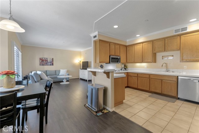 Detail Gallery Image 22 of 30 For 3003 W Riverside Dr #201,  Burbank,  CA 91505 - 2 Beds | 2 Baths