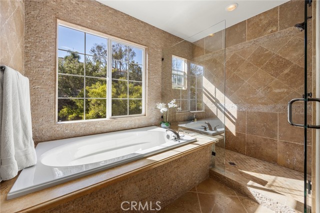 Detail Gallery Image 19 of 33 For 8200 E Bailey Way, Anaheim Hills,  CA 92808 - 5 Beds | 4/1 Baths