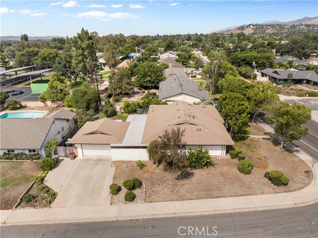 702 Scripps Drive, Claremont CA: https://media.crmls.org/medias/26bd829b-88e4-47b6-b519-2032d9c9105c.jpg