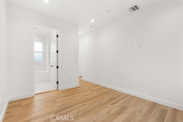 Detail Gallery Image 20 of 33 For 11410 W Calvert St, North Hollywood,  CA 91606 - 3 Beds | 3/1 Baths