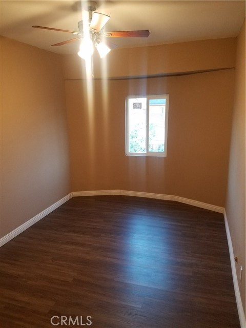 2214 Hooper Avenue, Los Angeles CA: https://media.crmls.org/medias/26be1ec5-6860-40c2-80a9-fac97545e797.jpg