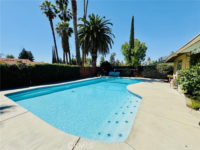 Detail Gallery Image 27 of 32 For 3208 Sunview Dr, Bakersfield,  CA 93306 - 3 Beds | 2 Baths