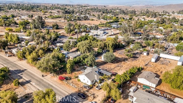 27068 Jarvis Street, Perris CA: https://media.crmls.org/medias/26bfab15-7986-4554-afb0-b83aa3abf36b.jpg