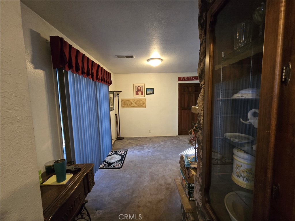 https://media.crmls.org/medias/26c00d29-5b75-4ac7-8775-f8b760ac03da.jpg?preset=X-Large
