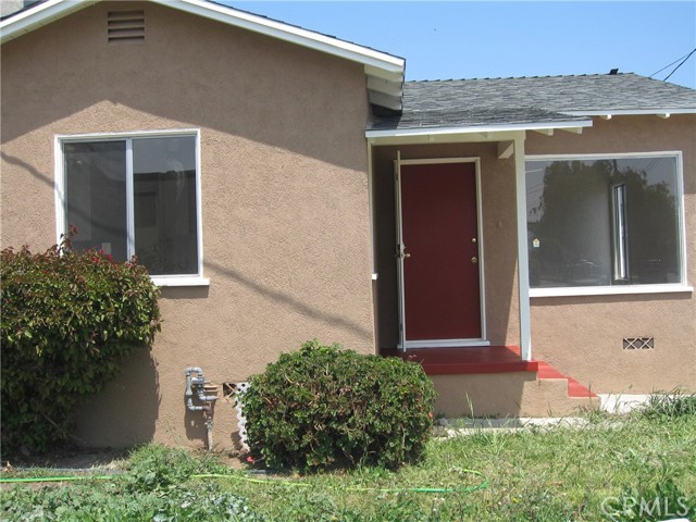 560 W Hamilton Avenue, San Pedro CA: https://media.crmls.org/medias/26c0ab7f-d65a-4451-b9e2-1c83b67ae2b5.jpg