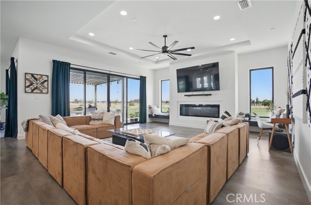 1901 E Sorrento Court, Merced CA: https://media.crmls.org/medias/26c0b26e-a5d8-461e-8c30-69cb06afc644.jpg