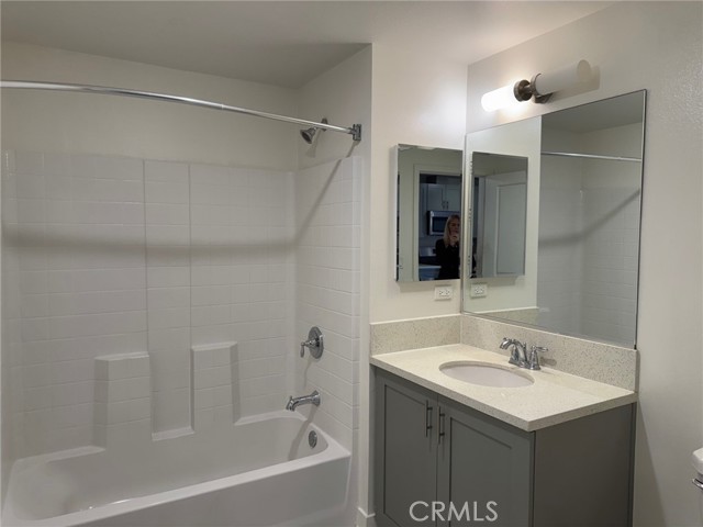 Detail Gallery Image 15 of 17 For 1025 S Berendo St #304,  Los Angeles,  CA 90006 - 0 Beds | 1 Baths