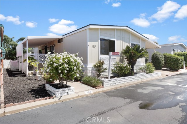 Detail Gallery Image 2 of 37 For 692 N Adele St #103,  Orange,  CA 92867 - 2 Beds | 2 Baths