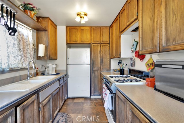 Detail Gallery Image 11 of 25 For 11121 Oakwood, Hesperia,  CA 92345 - 2 Beds | 1 Baths