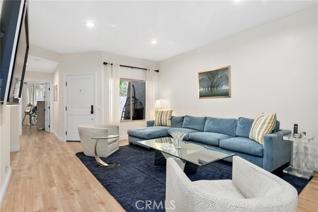 Detail Gallery Image 7 of 33 For 655 via Colinas, Thousand Oaks,  CA 91362 - 2 Beds | 2 Baths