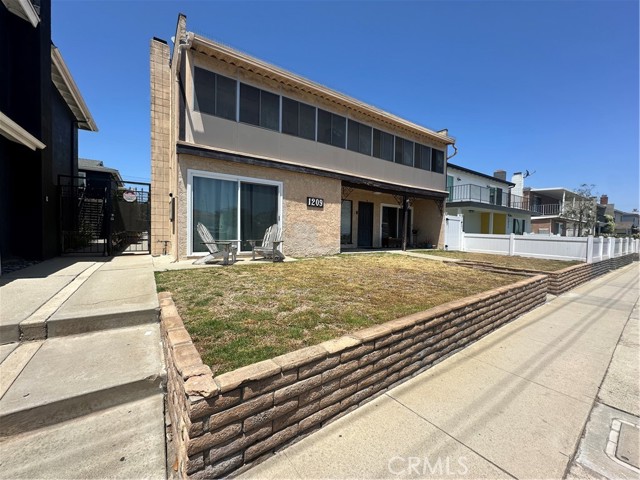 Detail Gallery Image 8 of 11 For 1209 Beryl St #C,  Redondo Beach,  CA 90277 - 2 Beds | 1/1 Baths