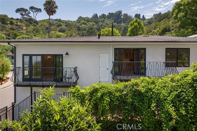 Detail Gallery Image 8 of 49 For 3515 Weslin Ave, Sherman Oaks,  CA 91423 - 3 Beds | 3 Baths