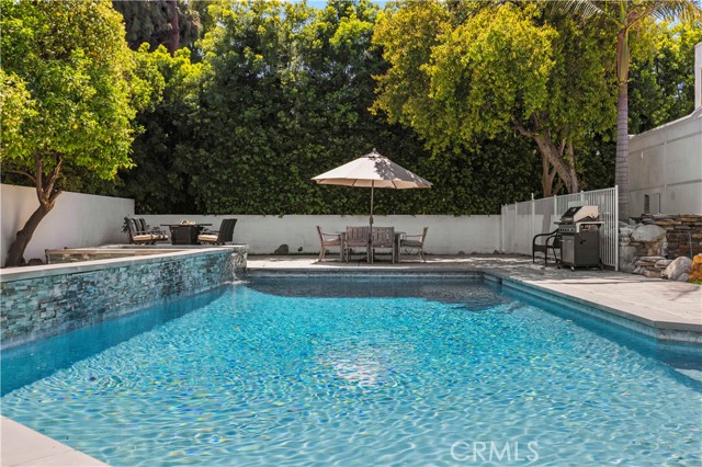 8944 Enfield, Sherwood Forest CA: https://media.crmls.org/medias/26c38f4c-103e-45fc-a559-290c3896be68.jpg
