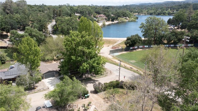 8975 Azucena Avenue, Atascadero CA: https://media.crmls.org/medias/26c4875e-7ada-4ff3-a224-4bf32f9854eb.jpg