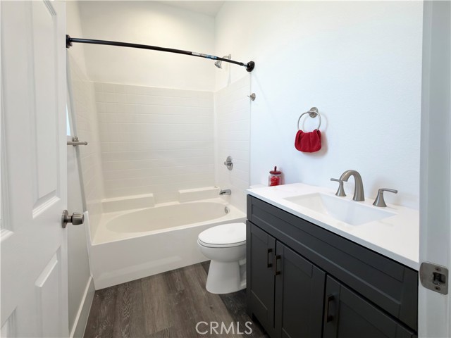 Detail Gallery Image 9 of 17 For 1491 Atlantic Ave, Long Beach,  CA 90813 - 2 Beds | 2 Baths