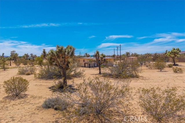 58382 Sunny Sands Drive, Yucca Valley CA: https://media.crmls.org/medias/26c593d0-226d-4771-9879-7844e331cff1.jpg