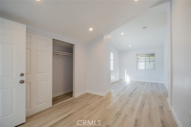 Detail Gallery Image 17 of 22 For 8561 Orion Ave, North Hills,  CA 91343 - 2 Beds | 2 Baths