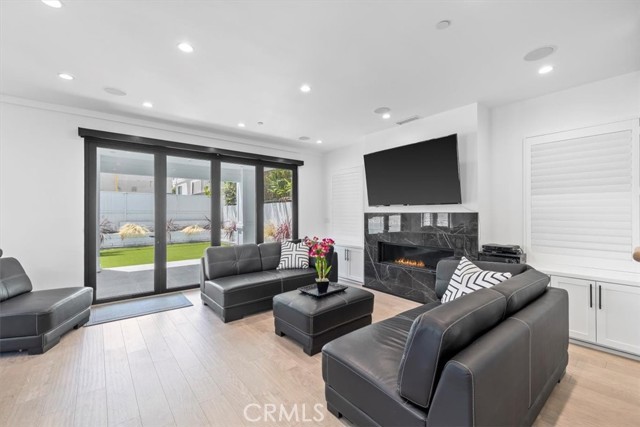 3213 Pine Ave, Manhattan Beach, California 90266, 5 Bedrooms Bedrooms, ,1 BathroomBathrooms,Residential,Sold,Pine Ave,SB22146634