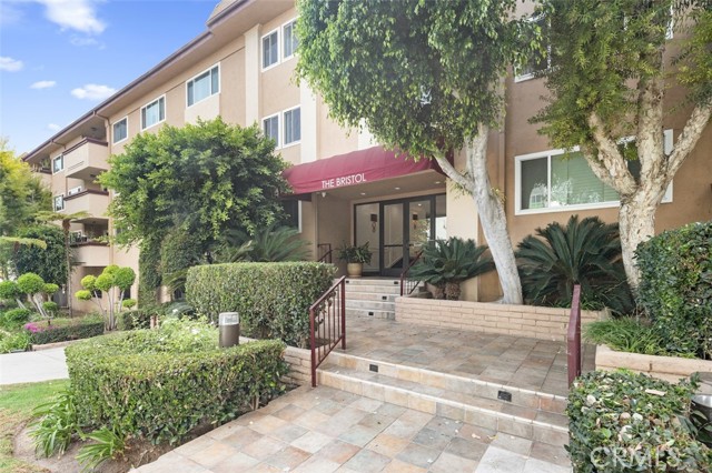 Detail Gallery Image 23 of 26 For 1121 N Olive Dr #209,  West Hollywood,  CA 90069 - 2 Beds | 2 Baths
